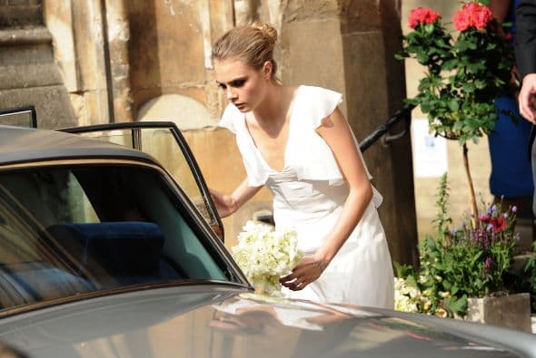 El 'bouquet' de flores que llevaron las 17 damas y la novia era del mismo modelo color y tipos de flor.