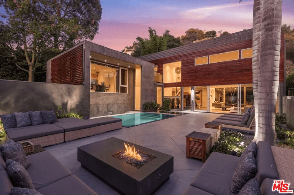 Famosos personajes de Hollywood han sido dueños de esta propiedad de 3,700 pies cuadrados.