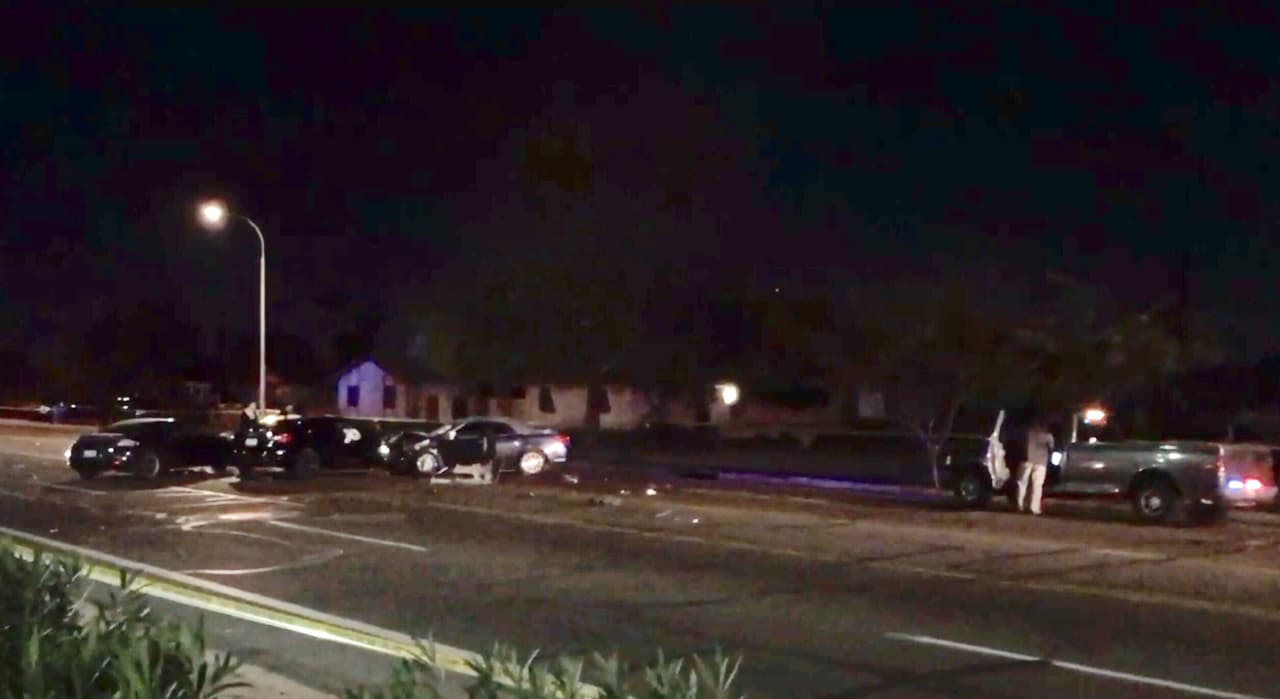 Investigan accidente que deja a un muerto y varios heridos al sur de Phoenix 