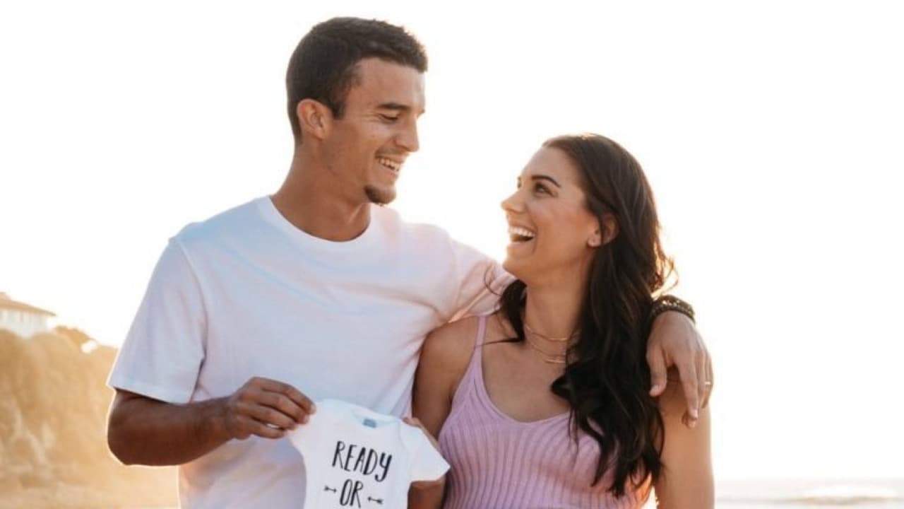 Alex Morgan y futbolista mexicano se convierten en papás