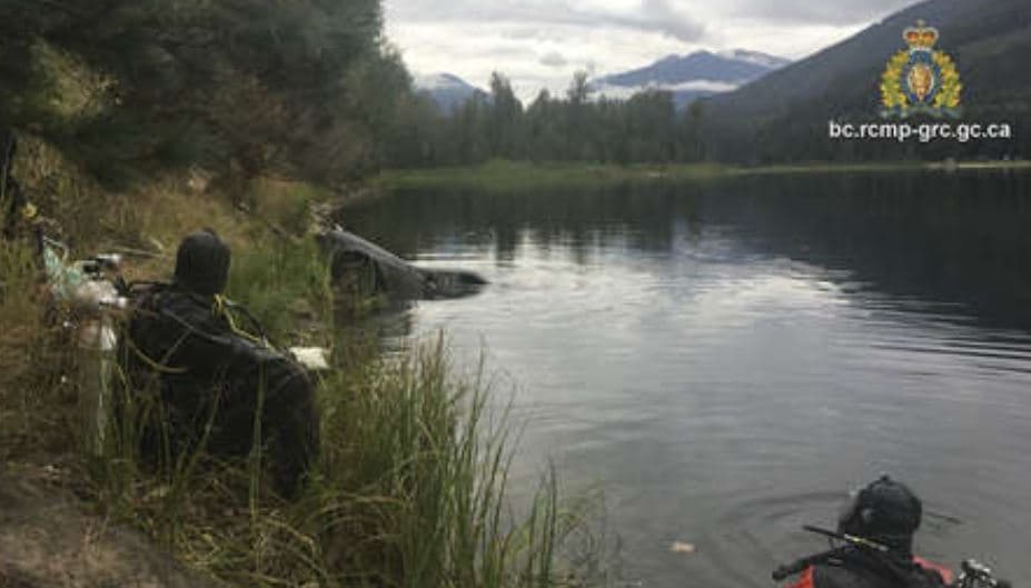 Adolescente de 13 años encuentra vehículo sumergido en un río y resuelve misterio de una mujer desaparecida hace 27 años 