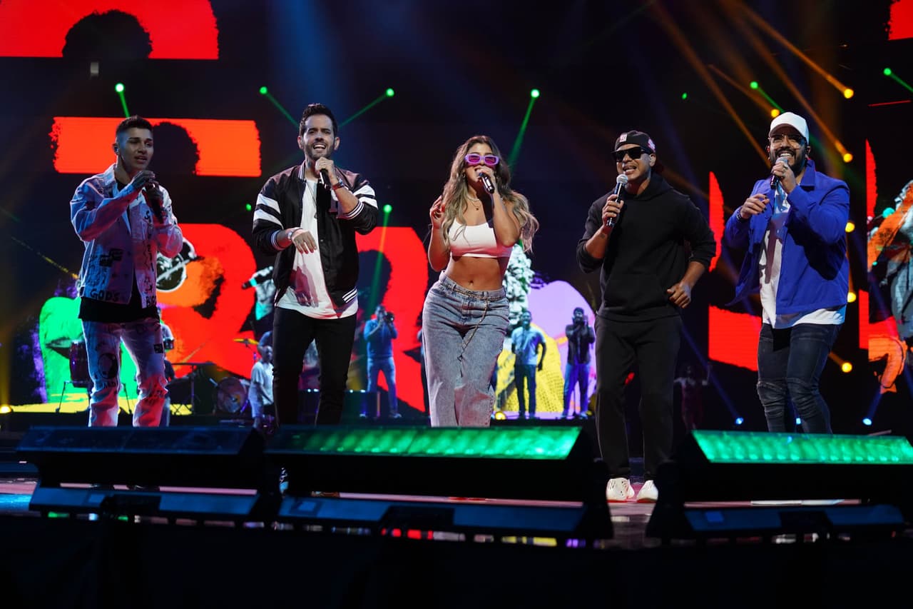 Luis Vázquez, Manny Cruz, Yahaira Plasencia, Michael Stuart y Luis Figueroa pusieron el ritmo en el primer día de ensayos para preparar el número especial de los grandes éxitos de El Gran Combo de Puerto Rico.