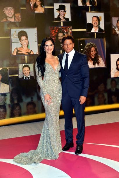 Estos actores y actrices desfilaron por la alfombra de Premio Lo Nuetro 2014. Altaír Jarabo, Jorge Salinas, Elizabeth Ávarez, Ana Brenda Contreras, Scarlet Ortiz, Christian Meier, Ana Lorena Sánchez, Alberto Salaberry, Pedro Moreno, Marjorie de Sousa, Mané de la Parra, Zuleyka Rivera y William Levy. ¿Cuál fue tu favorito?
