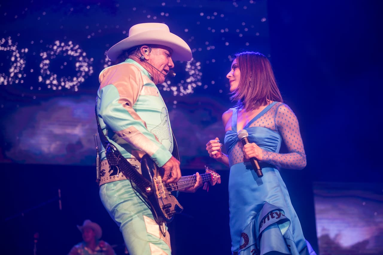 La cantante y bailarina disfrutó de la ovación del público que no la esperaba.