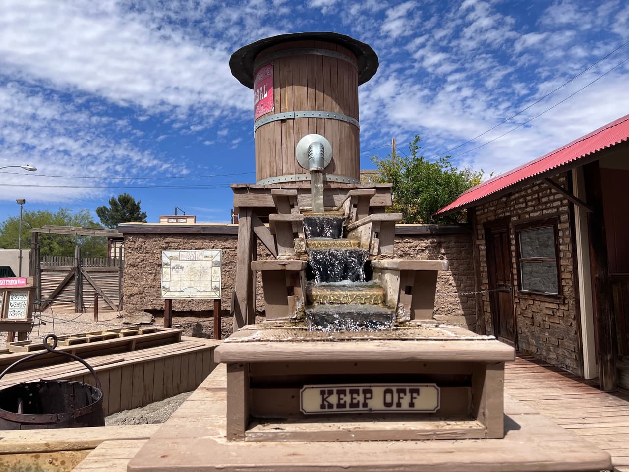<b>Tombstone</b>, un pequeño poblado al sur de Arizona, que revive el viejo oeste con los vaqueros y shows en vivo.