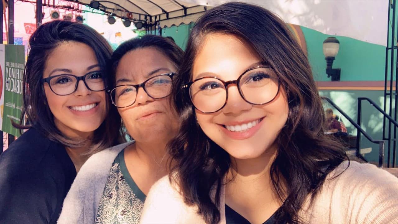 Mayra tenía una empresa de limpieza junto a su madre. Familiares la describen como una mujer alegre.