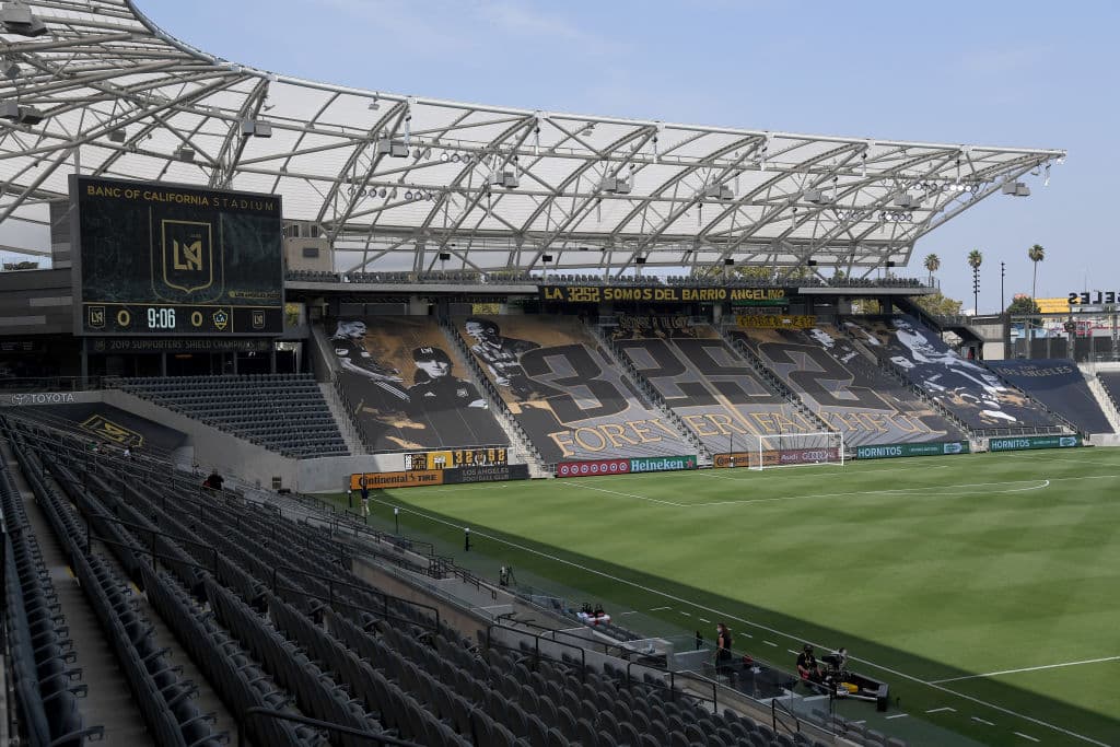 En una edición más del Clásico del Tráfico, el conjunto galáctico consiguió la victoria por dos goles a cero.