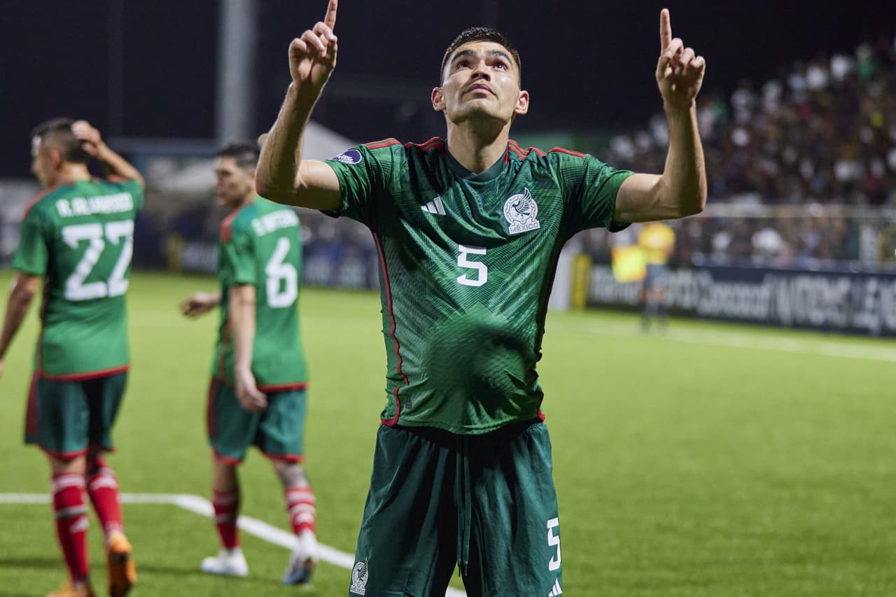 La Selección Mexciana sufrió por algunas momentos en el triunfo de 2-0 como visitante ante Surinam en el juego debut de Diego Cocca como nuevo director técnico.