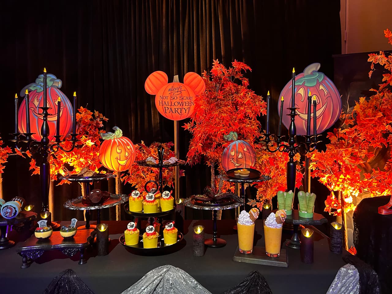 Estos son algunos de los postres disponibles con la temática de Halloween.