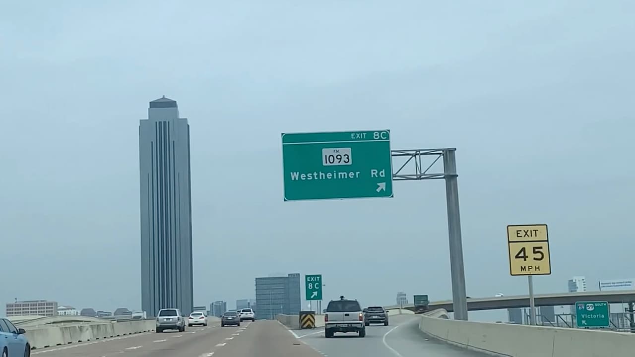 Durante el cierre el tráfico será desviado por lo que los conductores tendrán que salir en la rampa de la 610 que comunica a la
<a href="https://www.univision.com/local/houston-kxln/accidente-provoca-cierre-610-westpark-houston">West Park</a> y después continuar por la lateral hasta llegar a la Westheimer.