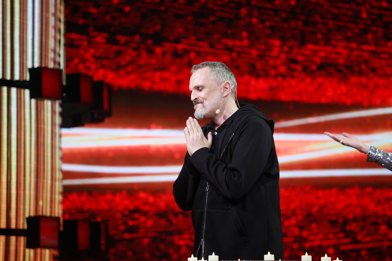 Cuando el intérprete recuperó la calma, se mostró agradecido con la sorpresa...