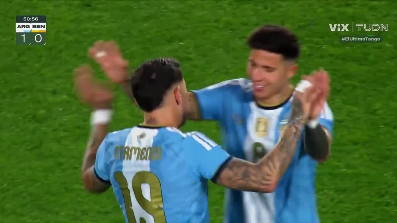¡Gracias por todo Otamendi! Sale entre aplausos en su último partido