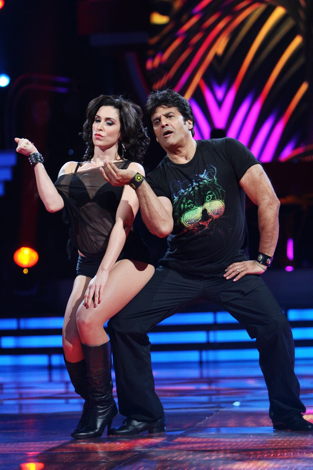 Sus bailes encantaron a sus fieles seguidoras, quienes no dejarlo de apoyarlo, aunque el galán quedó en tercer lugar.