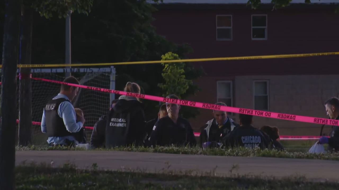 Policía de Chicago reporta el asesinato de dos hombres hispanos en La Villita