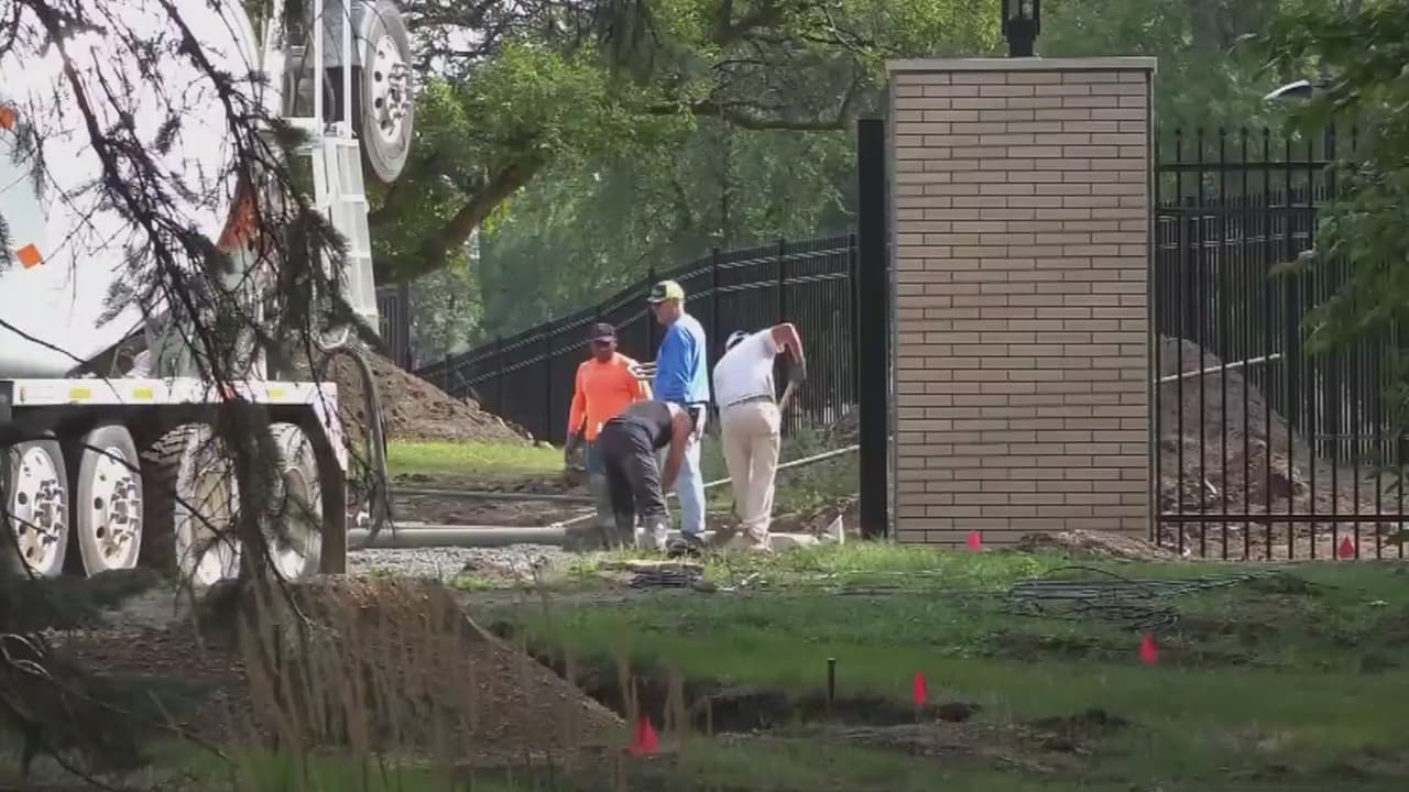 Hallan siete ataúdes con restos humanos en terrenos de la mansión del gobernador de Dakota del Norte