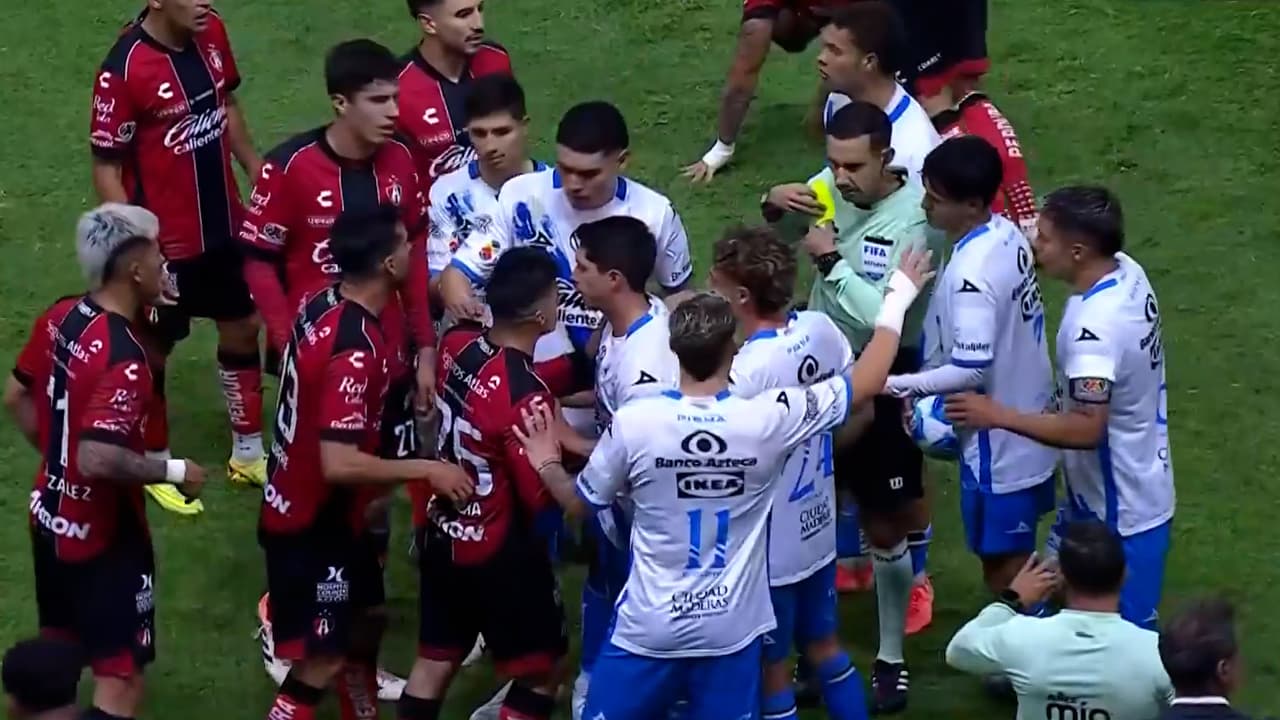 ¡Se calientan los ánimos! Hay bronca en el partido del Atlas