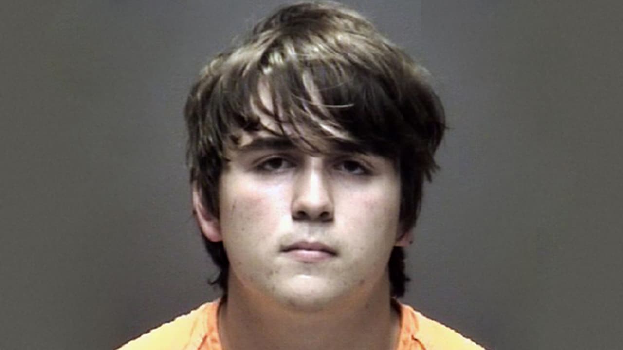 Pagourtzis se encuentra herido, pero está hablando con las autoridades, informó la cadena CNN.