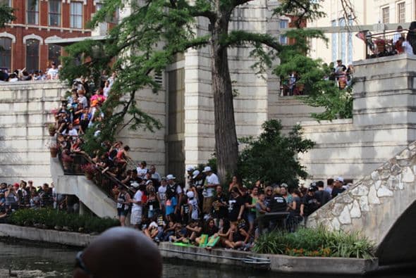 Photos: Spurs Championship Parade 2014