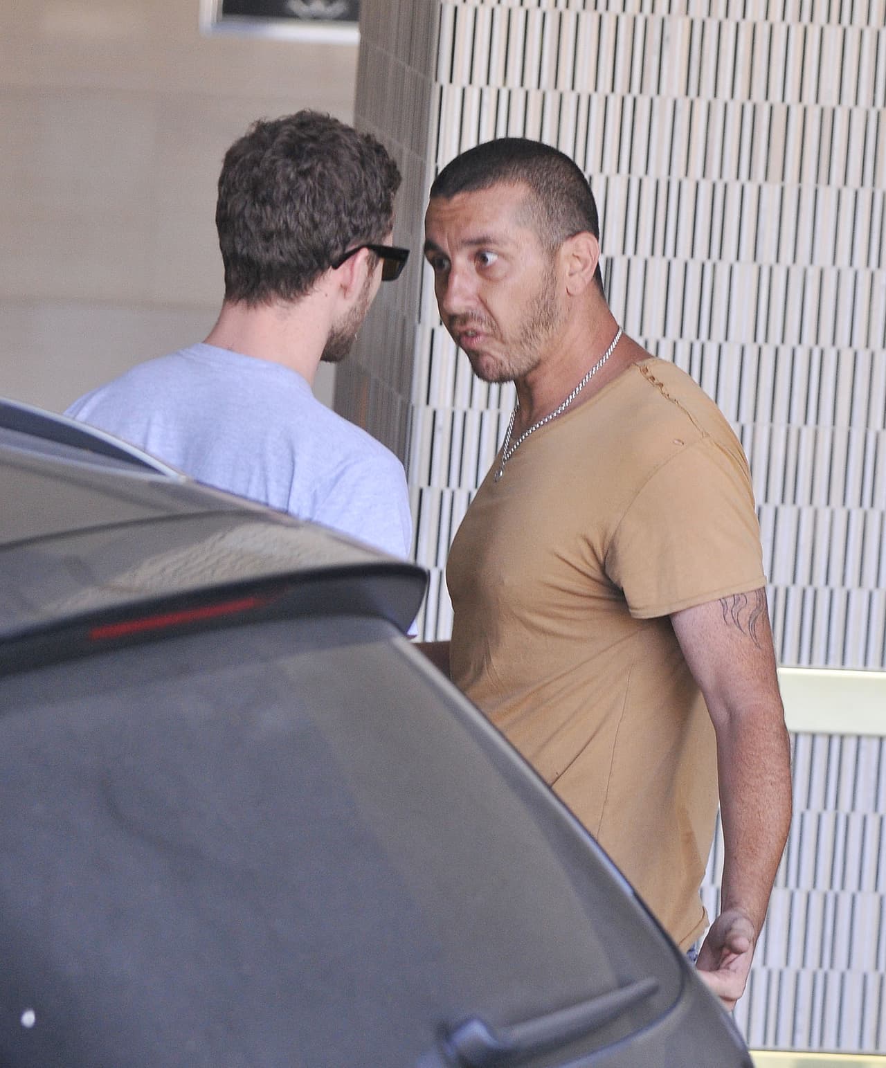 Pero este fotógrafo en particular se le puso bravo al actor y cantante.