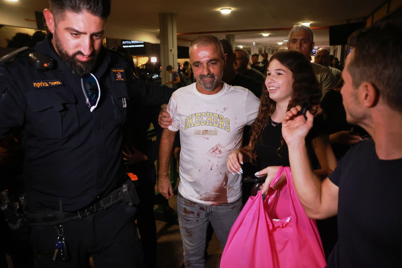 Netanyahu recibe al pasajero que sometió al atacante y recuperó el control en pleno vuelo de Flydubai