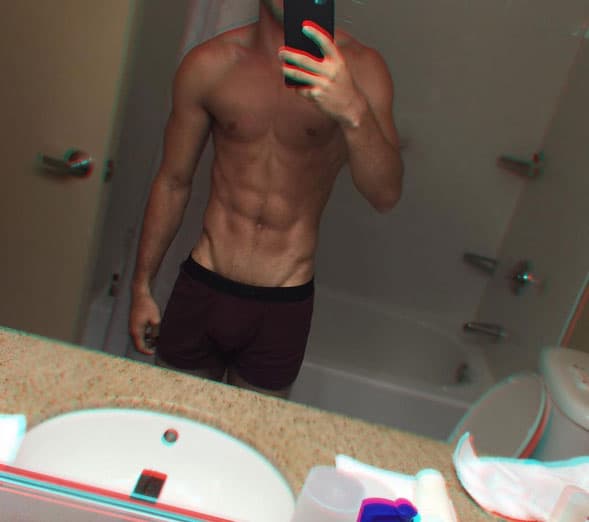 Y con esta atrevida foto desde el baño en ropa interior, consiguió cientos de miles de likes. ¡Uff!