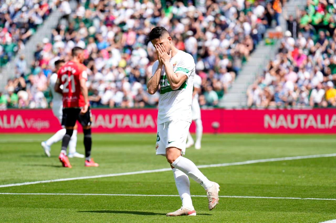El Mallorca de Javier Aguirre cayó por goleada de 3-0 en su visita al Elche en la Jornada 32.