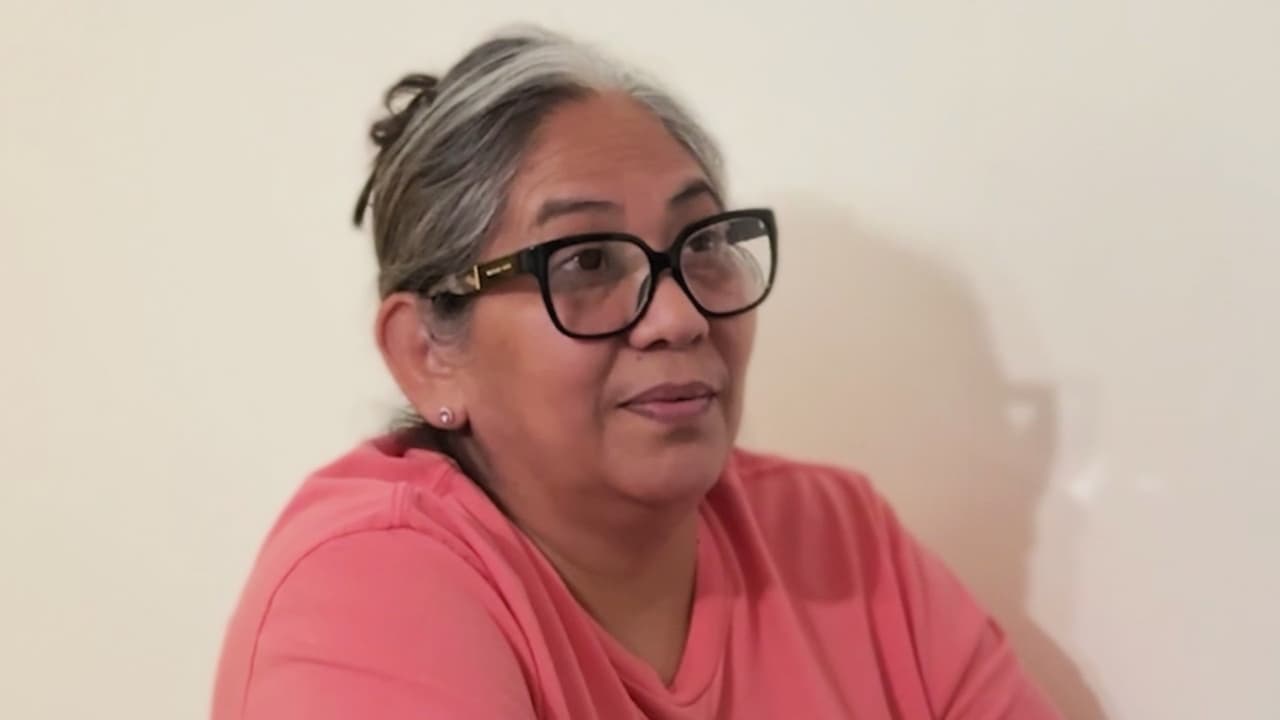Abuela pierde la mitad de sus beneficios de SNAP y podría dejar sin comer a su hija y cuatro nietos