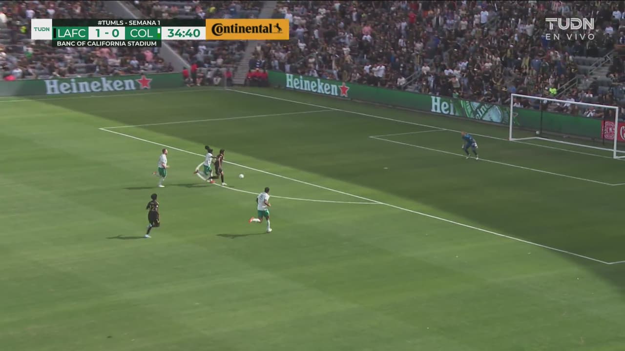 ¡Nadie lo detiene! Carlos Vela logra doblete y el 2-0 ante Colorado