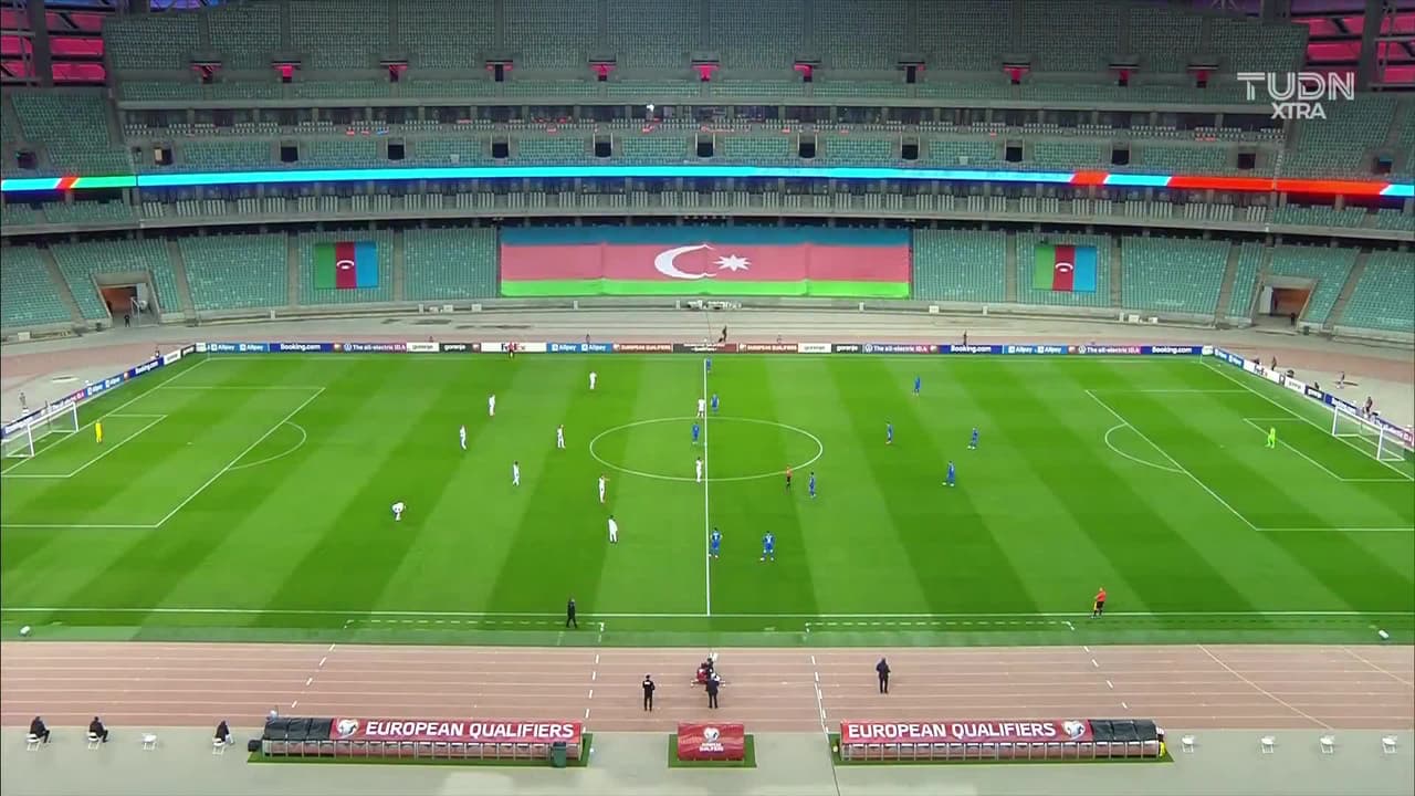 Arranca el partido y la pelota está en juego.