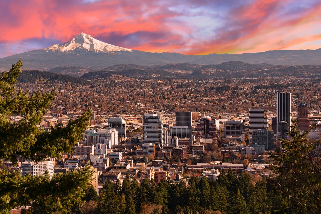 <h3 class="cms-H3-H3"><b>8. Oregon</b></h3>
<br>
<br>
<b>Incremento porcentual comparado a 2020:</b> 20.2%
<br>
<br>
<b>Incremento en dólares comparado a 2020:</b> $4,738