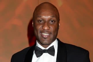 La revista People informó que Odom, quien fue jugador de baloncesto de los Lakers, se afectó al conocer lo que estaba enfrentando su exesposa.