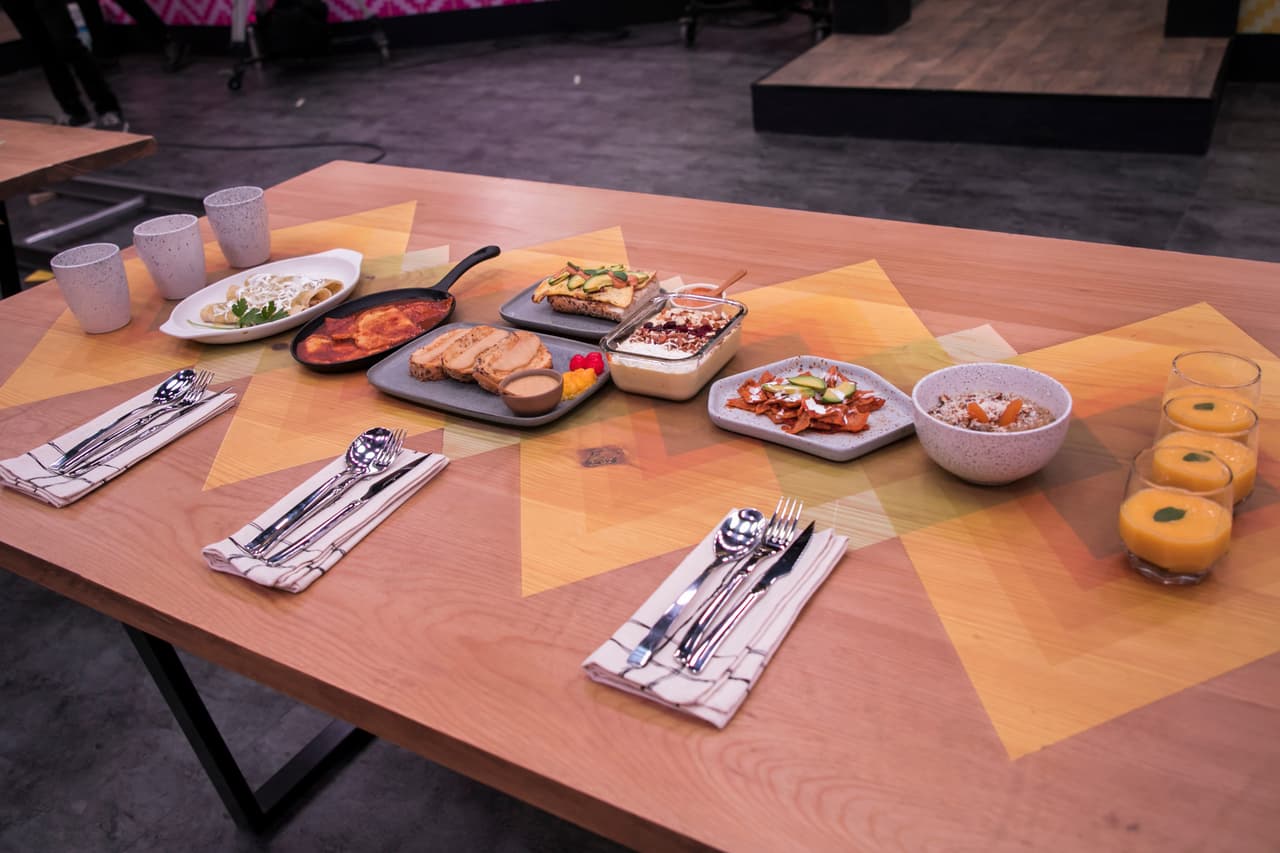 La familia Merino hizo un menú balanceado, integrado por platillos salados y dulces: pan francés, quinoa con arándano, chilaquiles. El menú salado recibió mejores críticas.