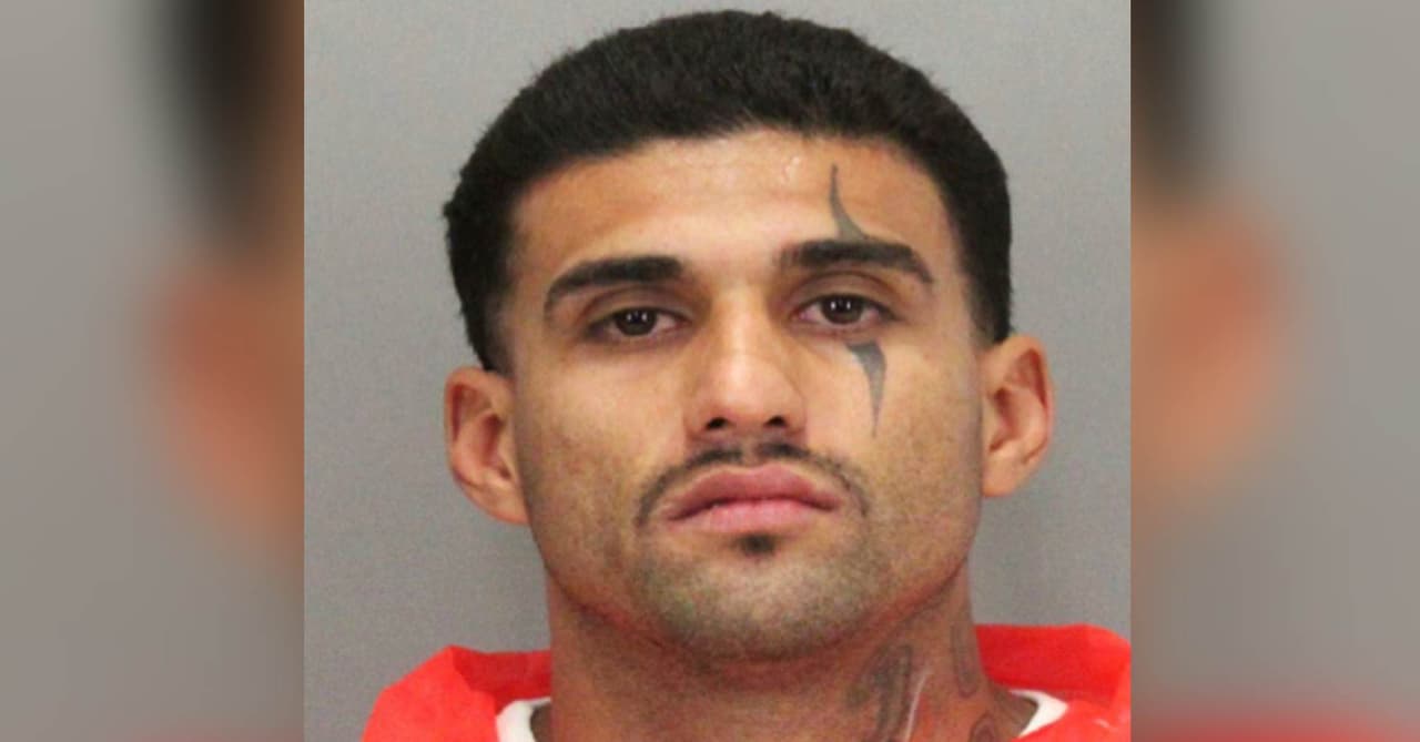 Pisan los talones al fugitivo Rogelio Chávez con una redada en un hotel de California