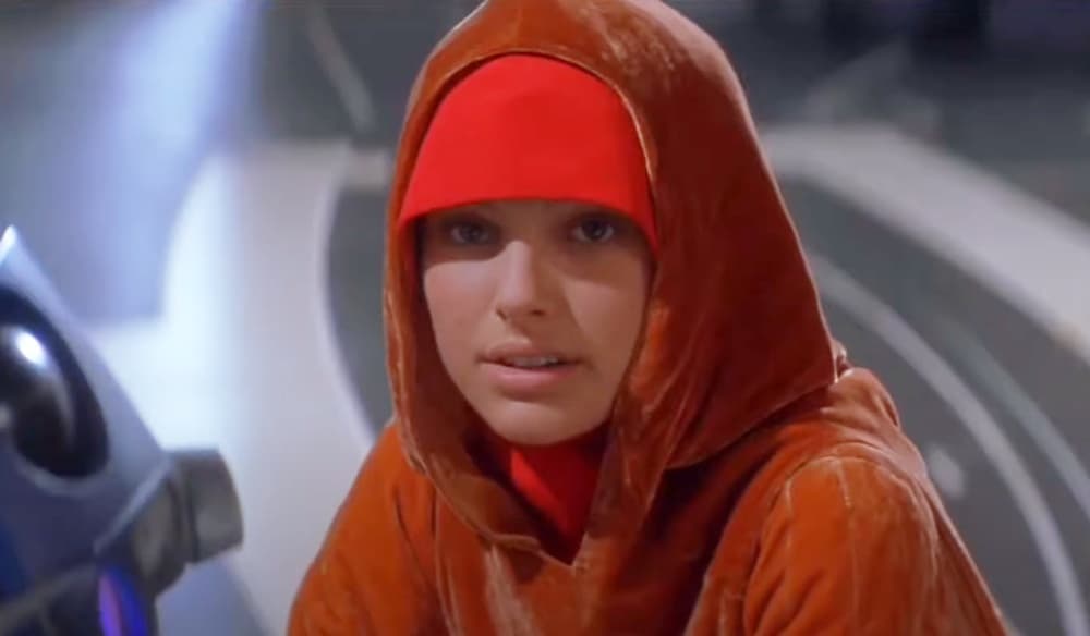 La reina Padmé Amidala se disfrazó como una de sus doncellas para evitar que la capturaran