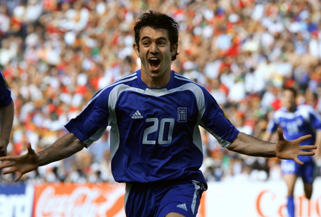 Giorgios Karagounis y Angelos Basinas fueron los encargados de marcar los goles para la selección helénica, mientras que Cristiano Ronaldo puso el descuento.