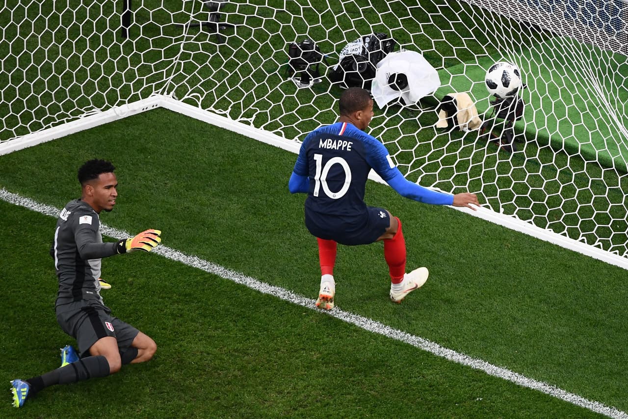 Fue así como llegó al minuto 34 del primer tiempo el tanto de Kylian Mbappe para poner el 1-0 a favor de Francia.