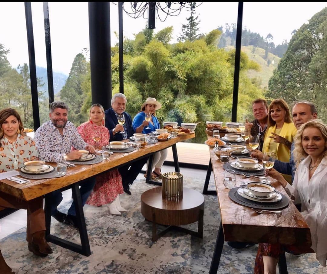 Juntos por primera vez: reunimos a 
<a href="https://www.univision.com/shows/despierta-america/padres-felices-reunimos-por-primera-vez-a-las-familias-de-maluma-karol-g-sebastian-yatra-y-j-balvin-video">los padres de Maluma, Karol G, Sebastián Yatra y J Balvin</a>, y no creerás lo que nos dijeron sobre sus amados hijos.