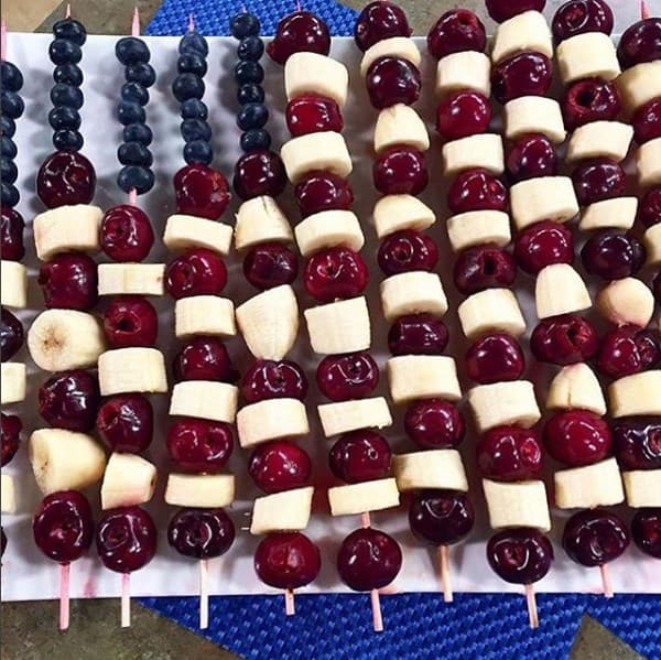 Alejandro Chabán preparó una rica y nutritiva bandera para que la familia y los niños se refresquen de manera saludable.