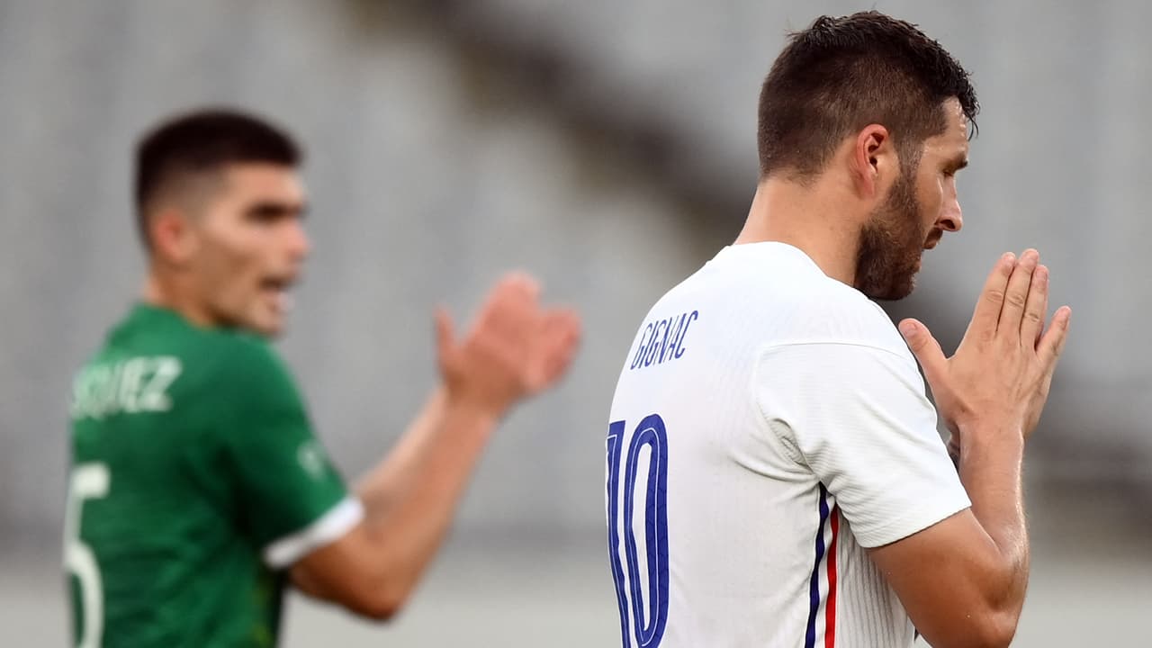 ¡Lo cumplió! Gignac no celebró su gol a México