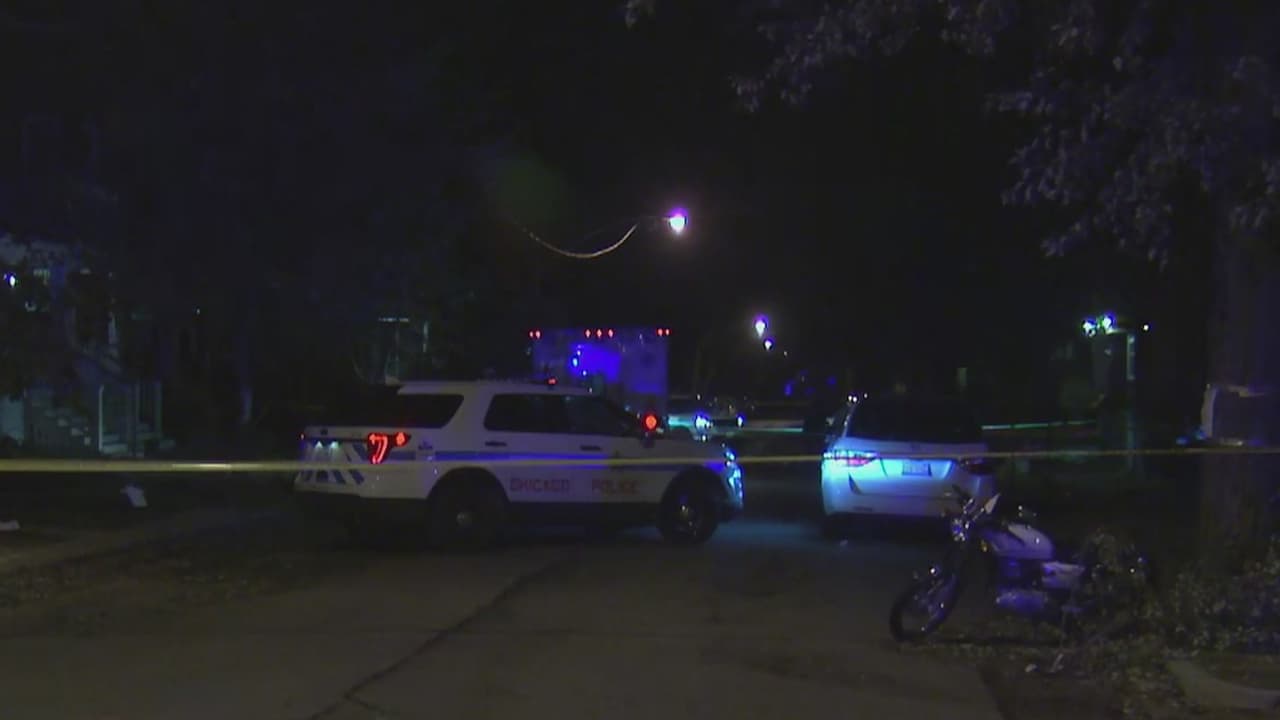 Encuentran el cuerpo de una mujer en un vehículo incendiado en el norte de Chicago