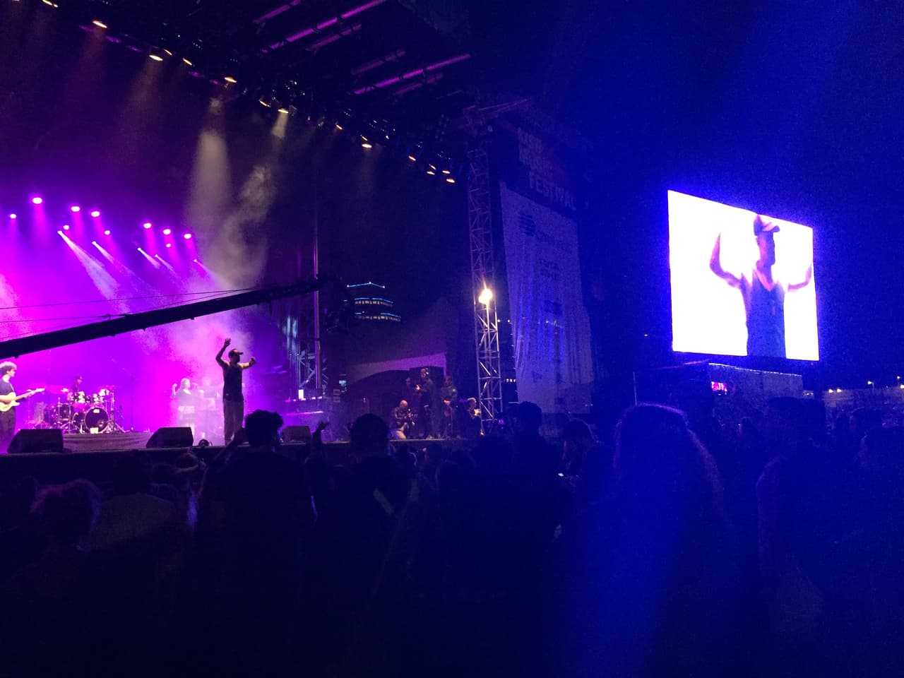 "Que viva Latinoamérica unida!"