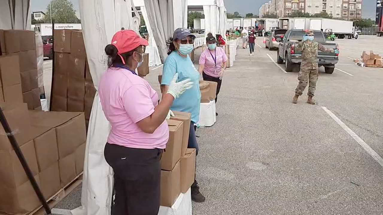 Esta segunda entrega masiva se llevó a cabo en el estadio NRG el sábado 25 de abril.