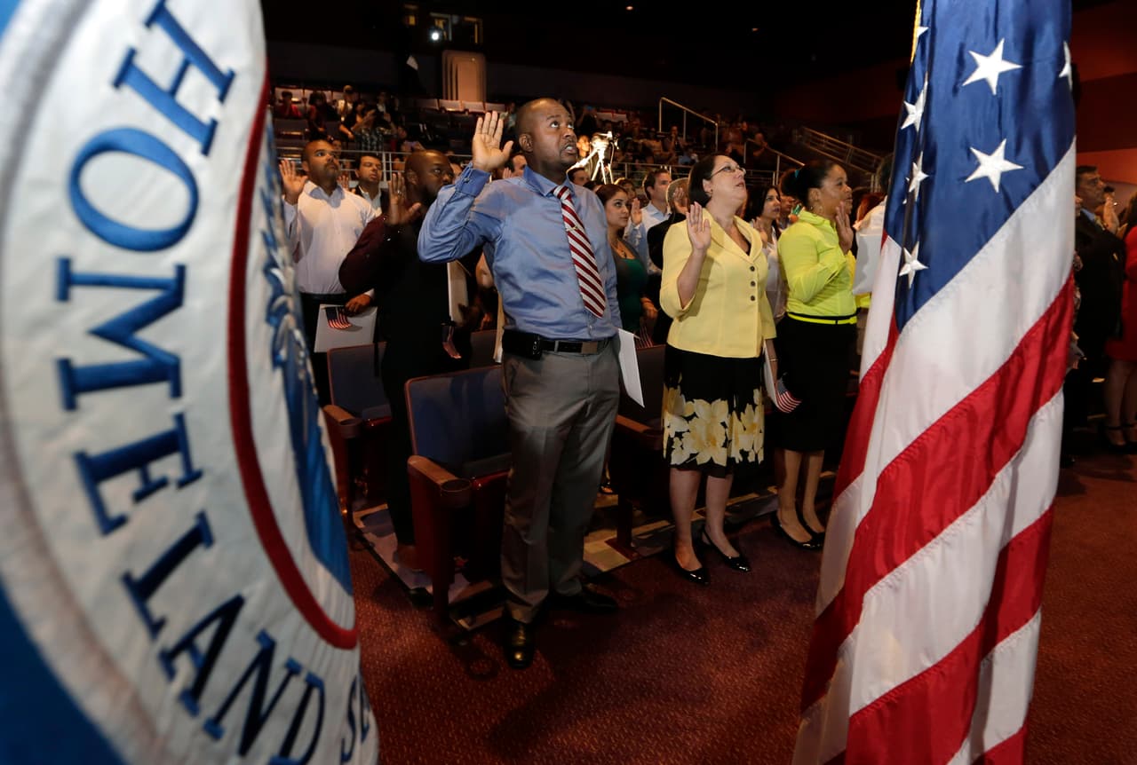 Abogados piden al Congreso que intervenga e impida que USCIS despida empleados y castigue a inmigrantes