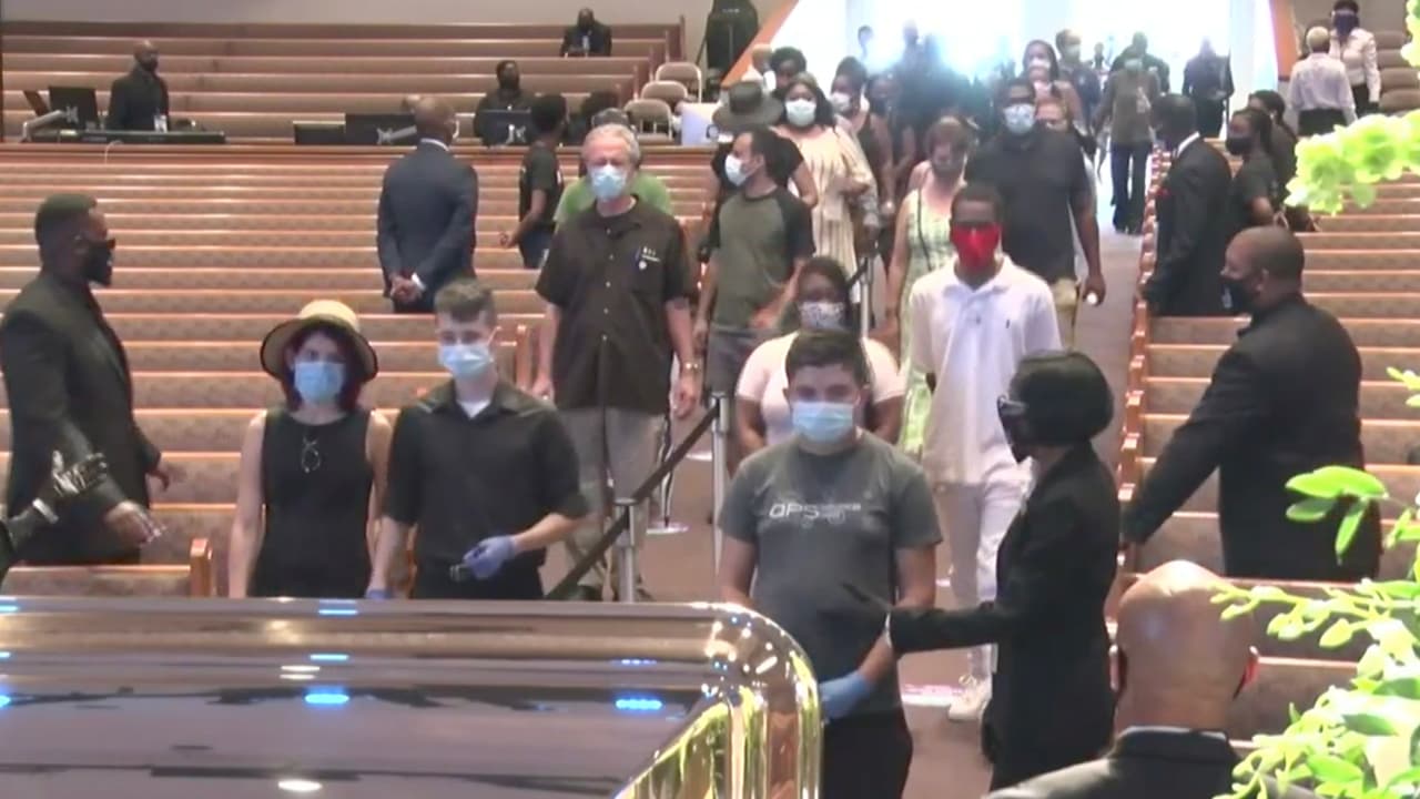 La sepultura de Floyd será el martes en el cementerio Houston Memorial Gardens en Pearland. Ahí será enterrado junto a su madre, Larcenia Floyd.