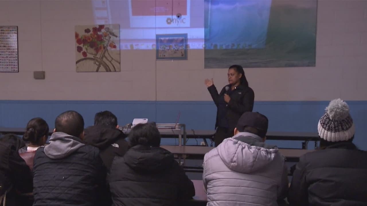 Realizan foro comunitario para resolver inquietudes sobre nuevo reglamento de 'carga pública'