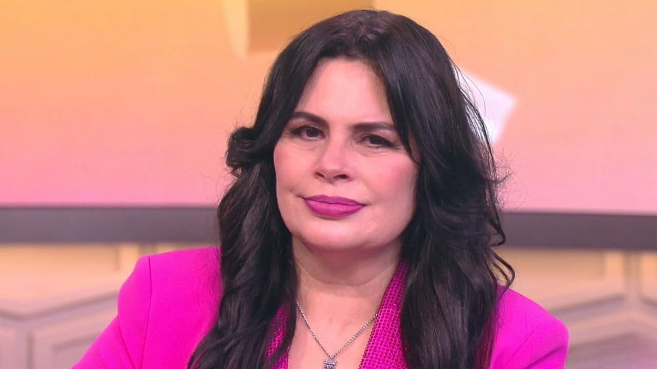 Raquenel se conmueve al hablar de su pasado, del cáncer de su esposo y de Gloria Trevi