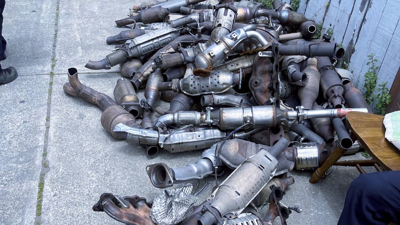 Desarticulan banda de robo de convertidores catalíticos en Oakland: Seis arrestados