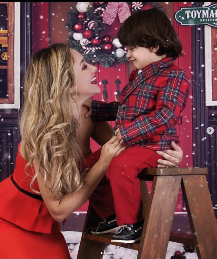 La familia posó para el lente de la fotógrafa Pamela Kaim (
<a href="https://www.instagram.com/pamelakaim_photography/?hl=en" target="_blank">@pamelakaim_photography</a>) .