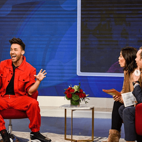 Durante el programa, Prince Royce recordó varios momentos importantes de su vida. Se le vio muy feliz y entusiasmado de poder hacer un recuento de lo que ha sido su vida desde que era un joven de 18 años,que no imaginaba lo que lograría con su música.