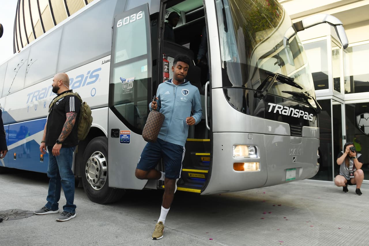 El colorido, el ambiente y la pasión previo al arranque del cotejo Semifinal de la Liga Campeones entre Rayados del Monterrey y el Sporting Kansas City.